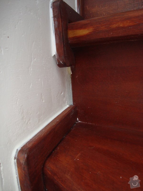 Broušení a lakování dřevěných schodů: DSC04812