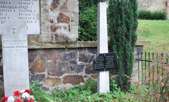 Deska na pomník válečným obětem ve Velkých Přílepech Praha  západ - stav před realizací