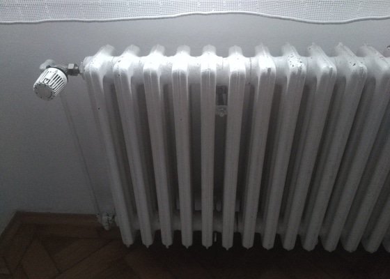 Výměna 4 žebrových radiátorů za deskové