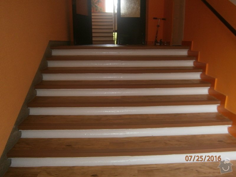 Renovace schodiště a zábradlí: P7250735