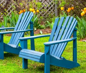 Zahradní nábytek - modrá lehátka